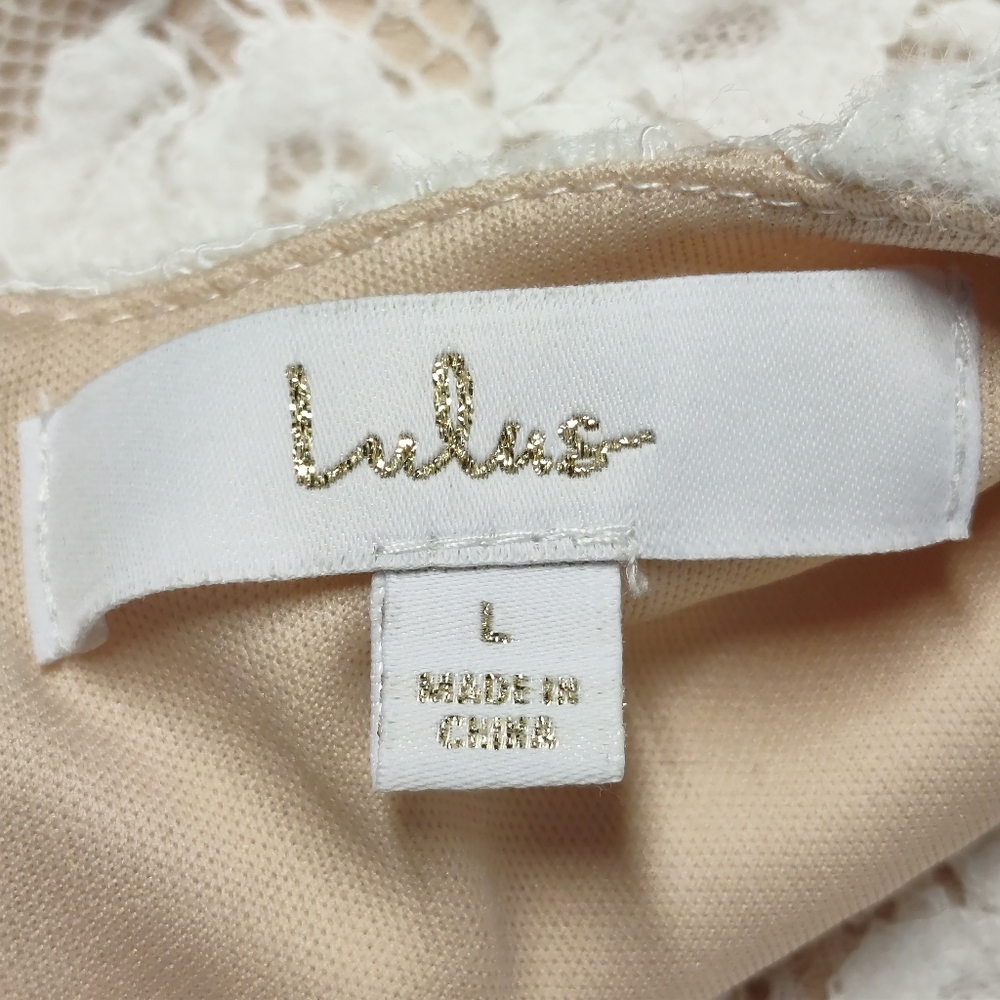 Lulus White Floral Lace Maxi Dress Size L V-Neck Flutter Sleeve Front Slit - Picture 13 of 14